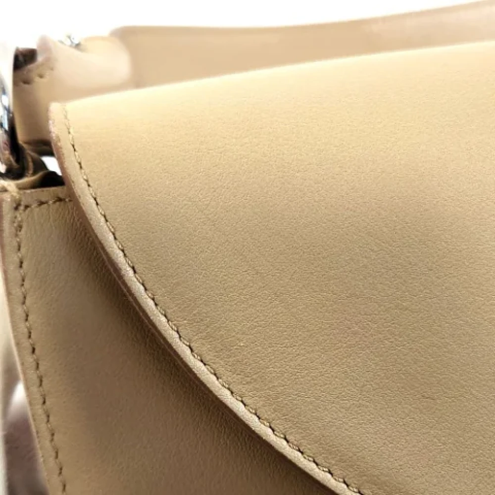 Salvatore Ferragamo Pre-owned Leather shoulder-bags Beige Dames