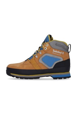 waterproof-hiking-boot-with-rubber-guard