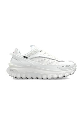 white-sneakers-with-waterproof-membrane