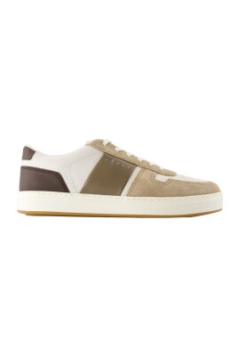 beige-leather-sneakers-round-toe