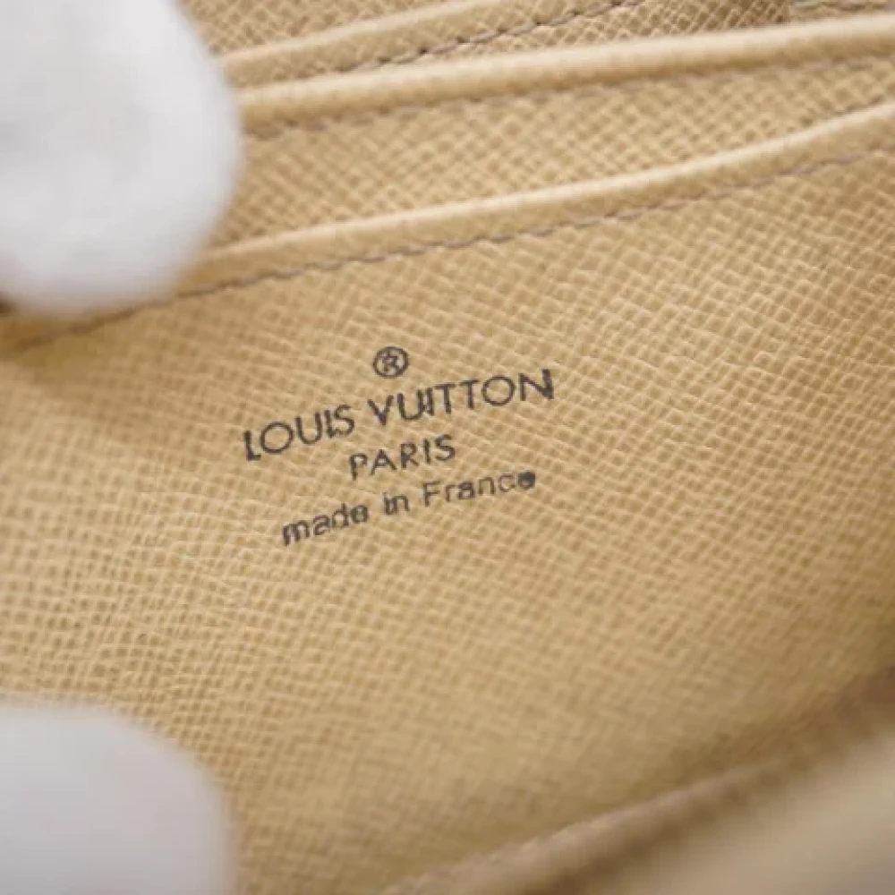 Louis Vuitton Vintage Pre-owned Canvas wallets White Unisex