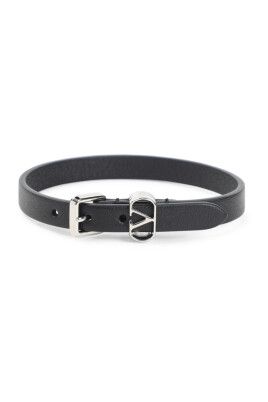 black-leather-bracelet-stylish-accessory
