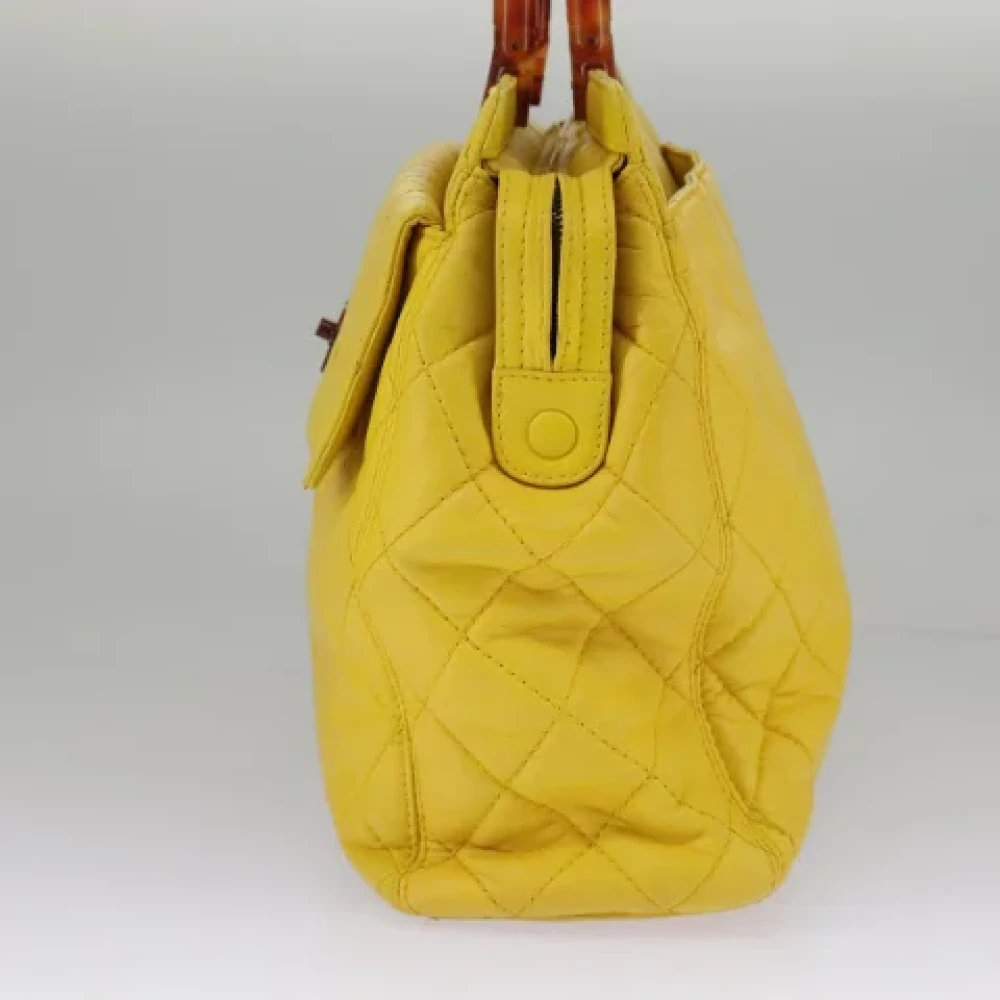 Chanel Vintage Pre-owned Leather handbags Yellow Dames