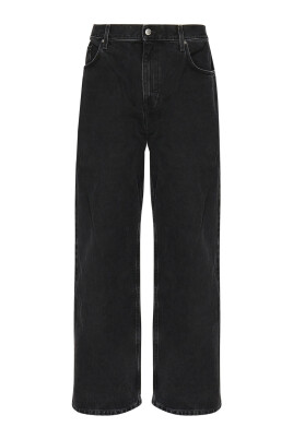 black-straight-jeans-with-wide-leg