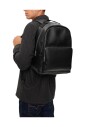 sac-a-dos-en-polyurethane-noir-avec-bretelles-reglables