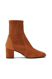 SCHOENEN MET HAKKEN