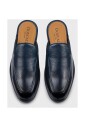 mules-decontractees-en-cuir-bleu