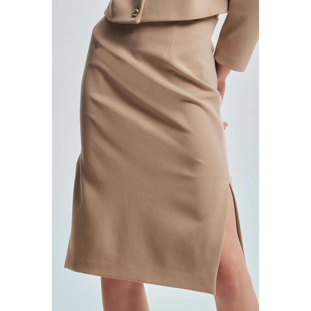 Kocca Viscose Rok met Strakke Lijnen Beige Dames