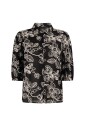 chemisier-noir-elegant-avec-une-touche-intemporelle