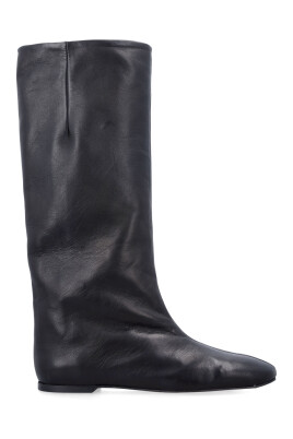 black-closed-shoes-severine-tall-boots