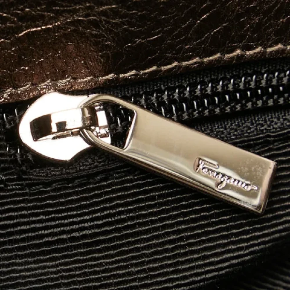 Salvatore Ferragamo Pre-owned Fabric handbags Gray Dames