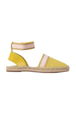black-espadrille-sandals-woman-stylish