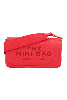 mini-sac-en-cuir-rouge-avec-emplacements-pour-cartes