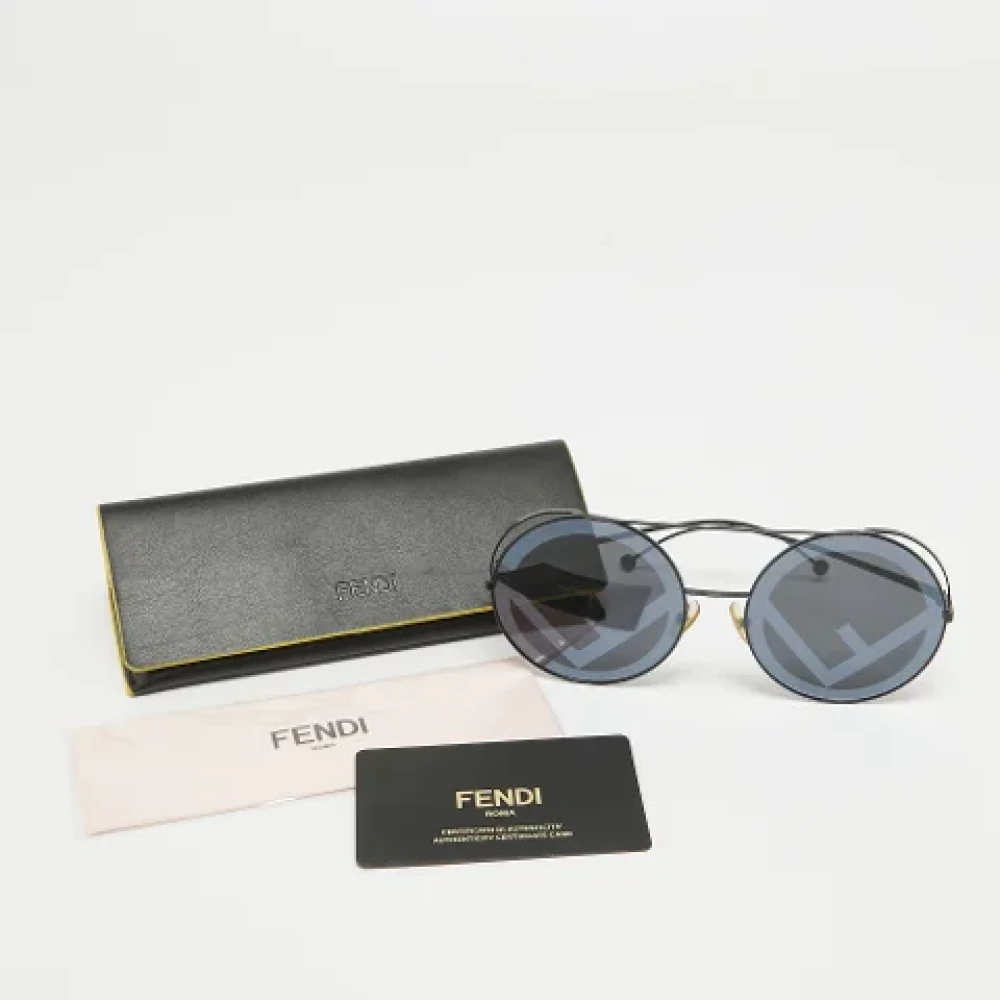 Fendi Vintage Pre-owned Metal sunglasses Black Dames