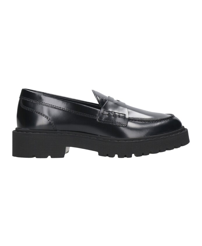 mocassin-urbain-a-semelle-crantee