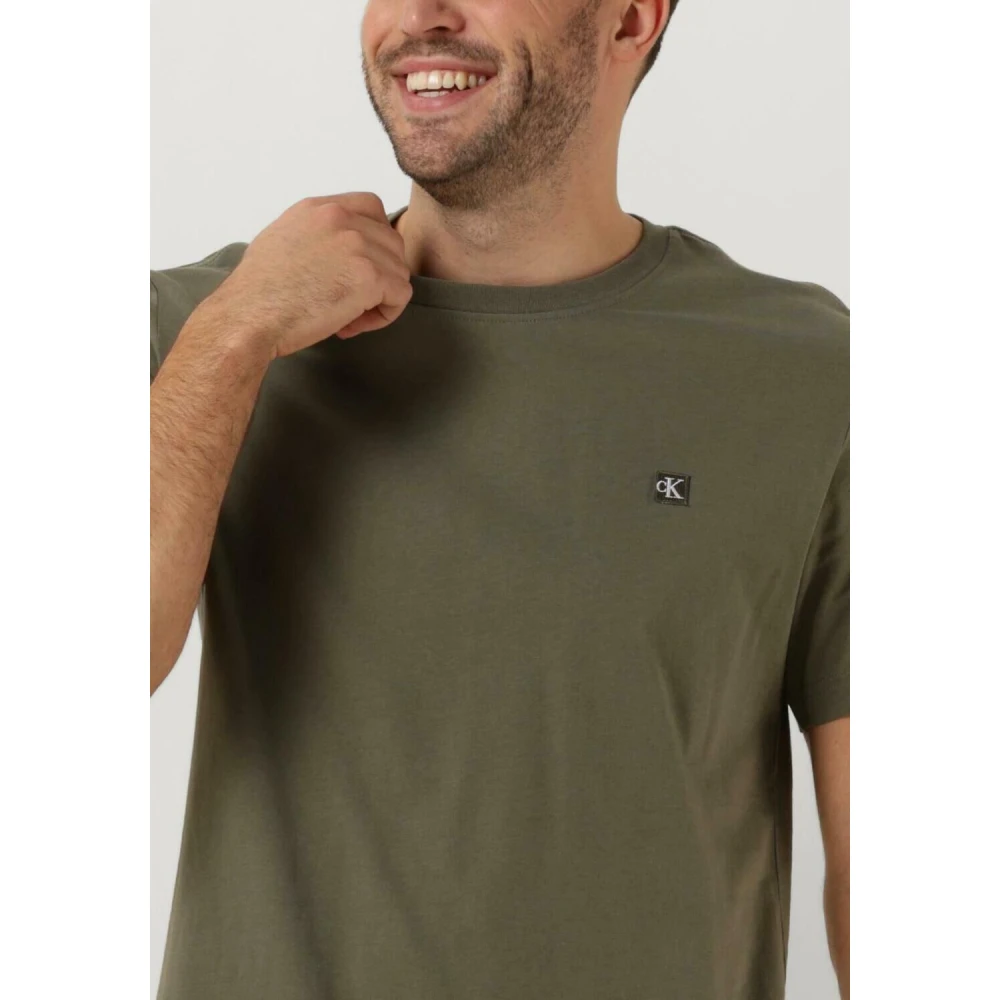 Calvin Klein Groen Embro Badge Tee Shirt Green Heren