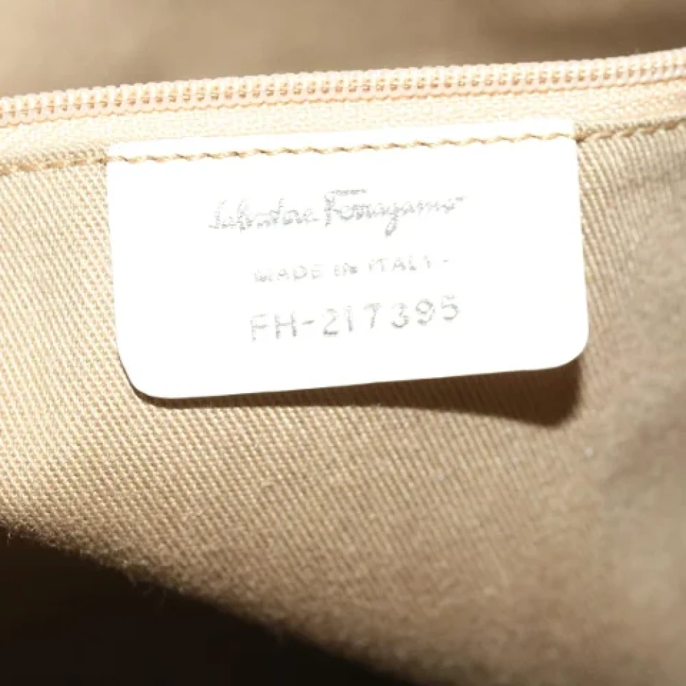 Salvatore Ferragamo Pre-owned Leather handbags Gray Dames