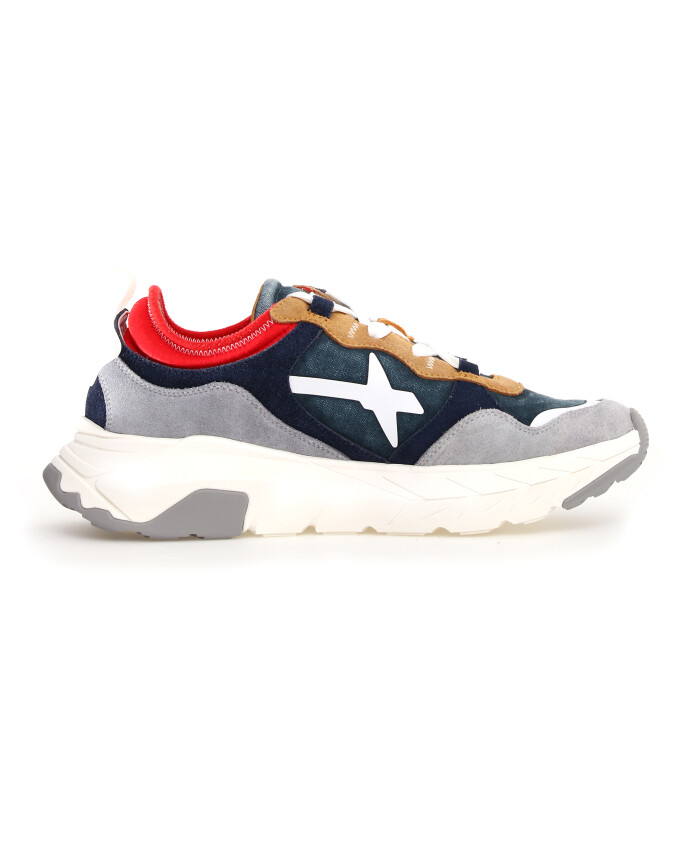 sneakers-bleues-avec-un-design-unique