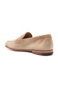 mocassin-beige-en-cuir-avec-semelle-en-daim