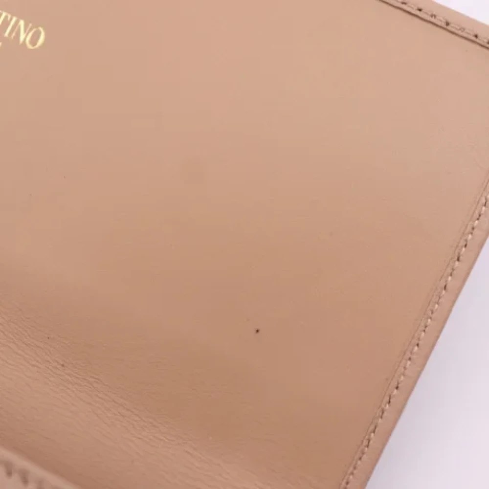 Valentino Vintage Pre-owned Leather wallets Beige Dames