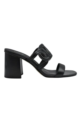 Svarta Spetsiga Platta Skor Elegant Stil