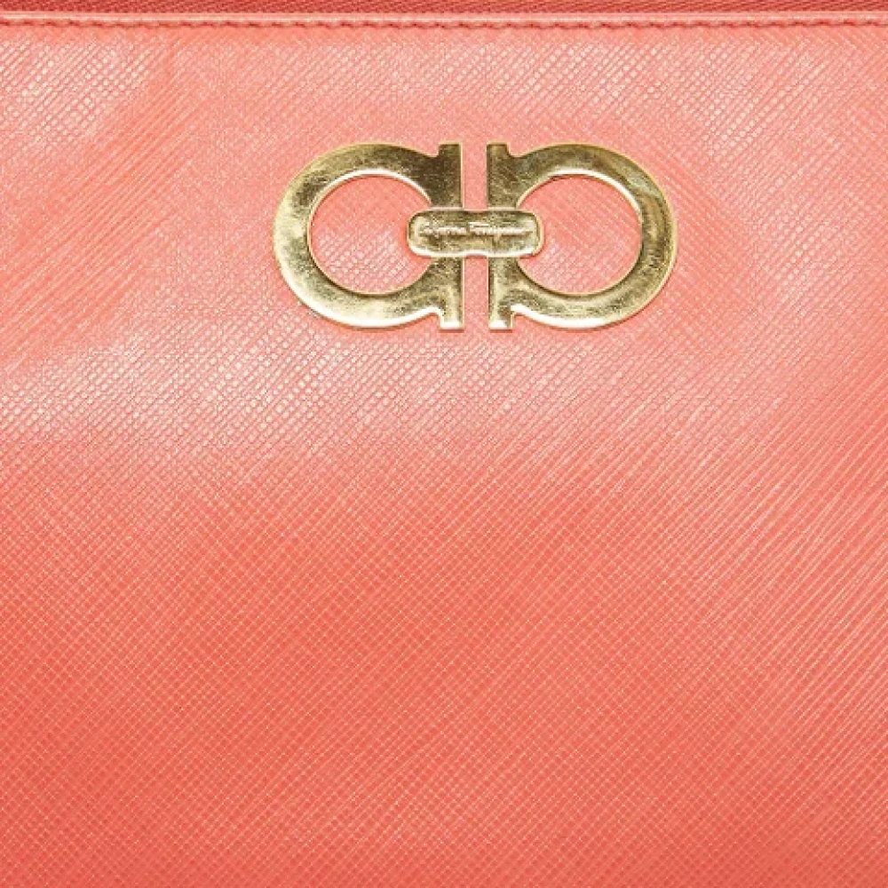 Salvatore Ferragamo Pre-owned Leather clutches Orange Dames