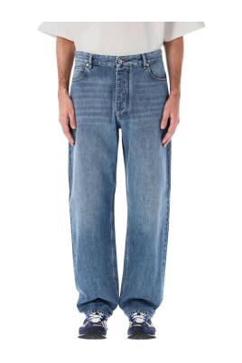 modern-classic-denim-jeans