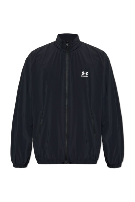jacket-with-hood-stowed-in-collar