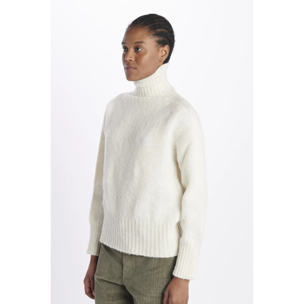 Witte turtleneck hotsell