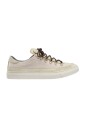 sneakers-basses-ecru-avec-details-metalliques