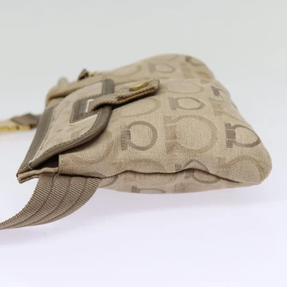 Salvatore Ferragamo Pre-owned Canvas crossbody-bags Beige Dames