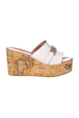 white-flip-flops-and-sliders