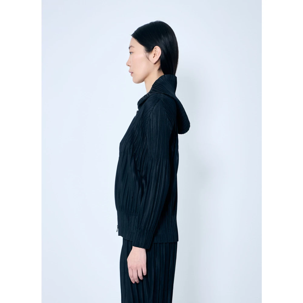 Issey Miyake Geplooide Hoodie met rits Black Dames