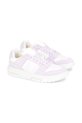 casual-sneakers-for-men-and-women