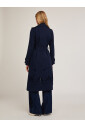 dubbelknappt-trenchcoat-i-tekniskt-tyg-med-broderi