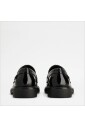 mocassin-en-cuir-noir-semelle-en-caoutchouc