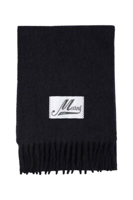 luxury-fringe-detail-winter-scarf