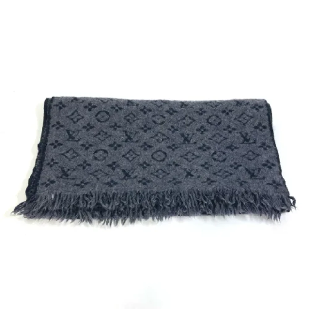 Louis Vuitton Vintage Pre-owned Wool scarves Gray Heren