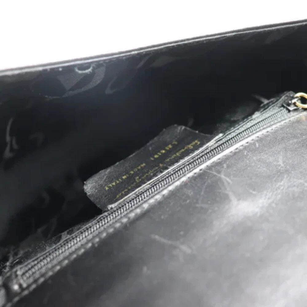 Salvatore Ferragamo Pre-owned Fabric shoulder-bags Black Dames