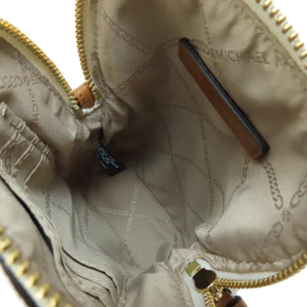 Michael Kors Pre-owned Fabric shoulder-bags Beige Dames
