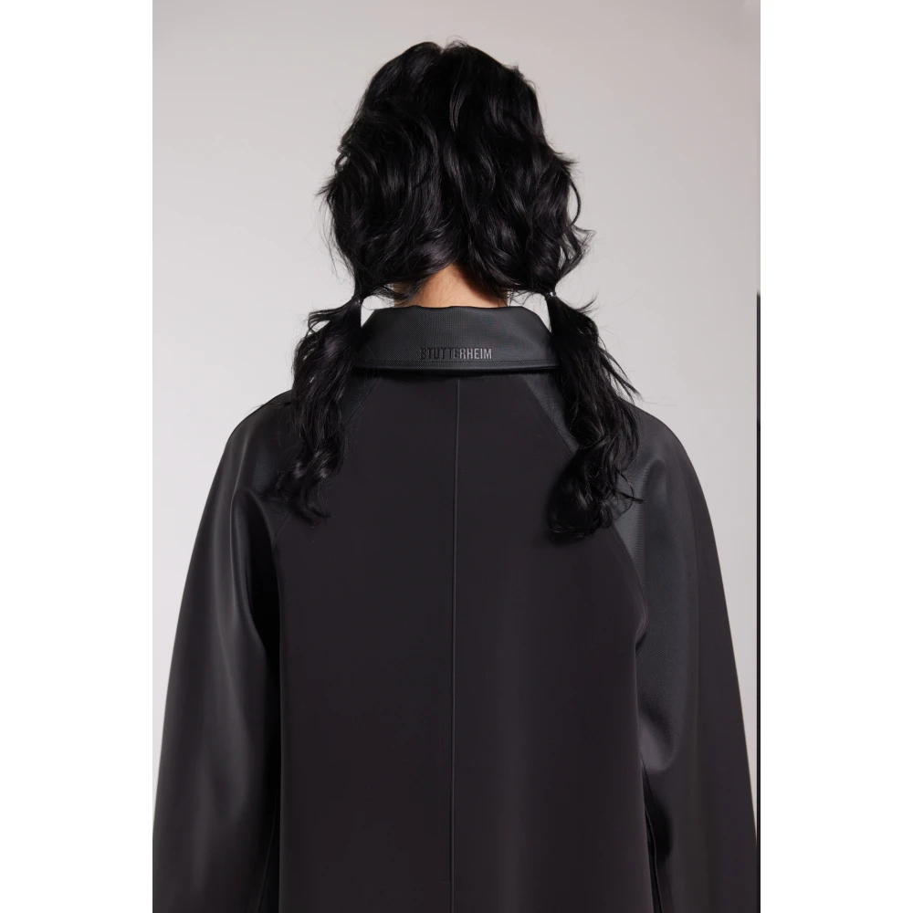 Stutterheim Waterdichte regenjas in varsity-stijl voor vrouwen Black Dames