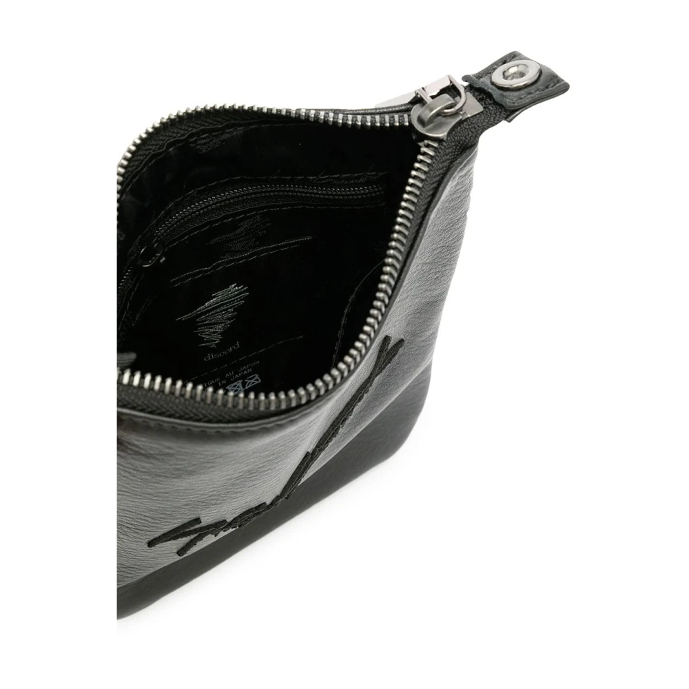 Yohji Yamamoto Zwarte leren schoudertas met voorborduursel Black Dames