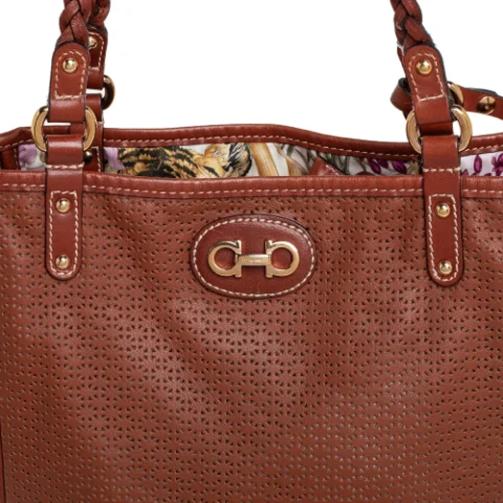 Salvatore Ferragamo Pre-owned Leather totes Brown Dames