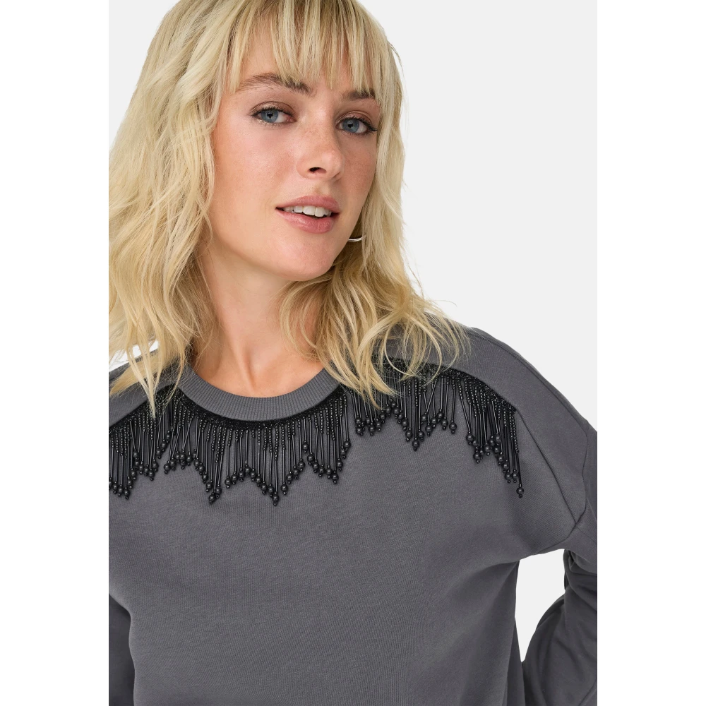 Only Stijlvolle Sweater voor Mannen en Vrouwen Gray Dames