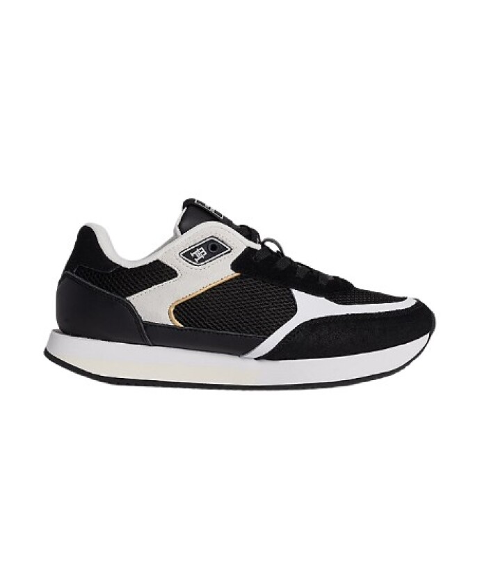 casual-sneakers-for-men-and-women