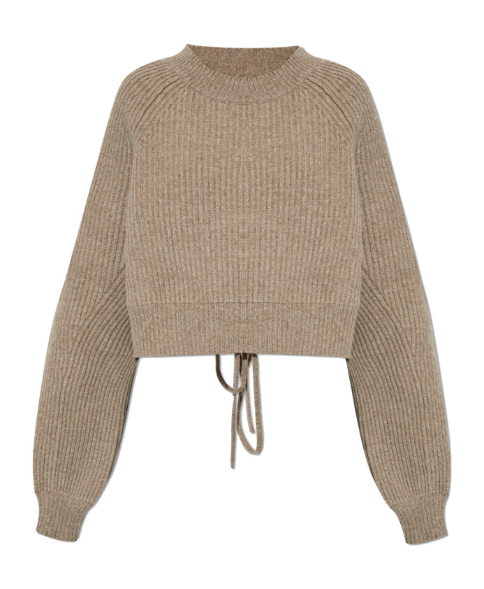 pull-avec-une-decoupe