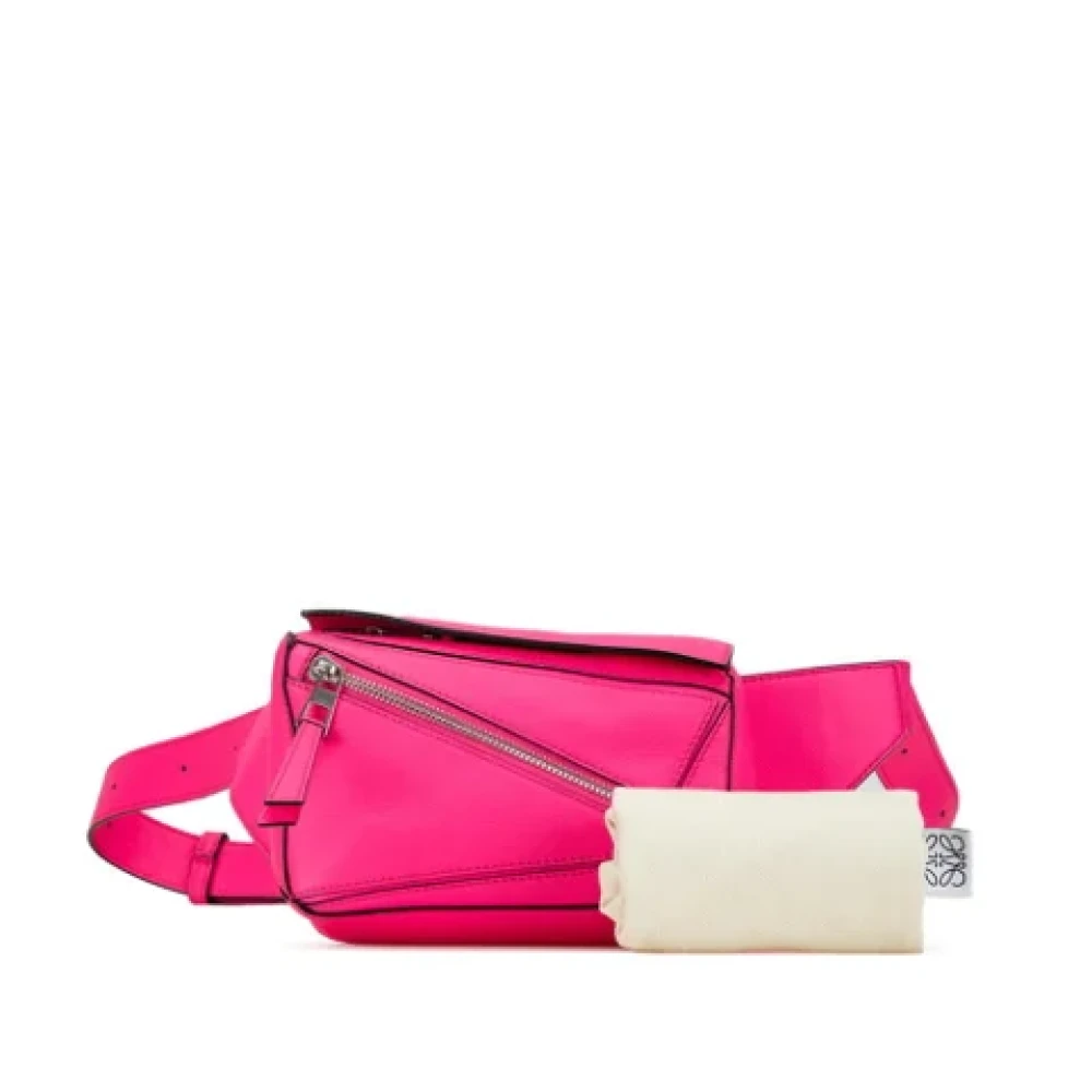 Loewe Pre-owned Leather crossbody-bags Pink Dames