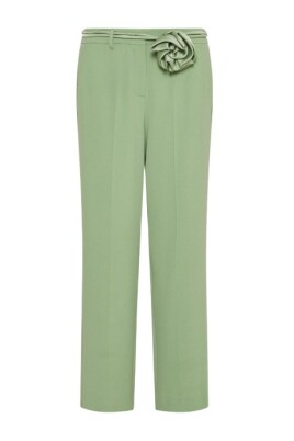 chino-pants-in-array-style