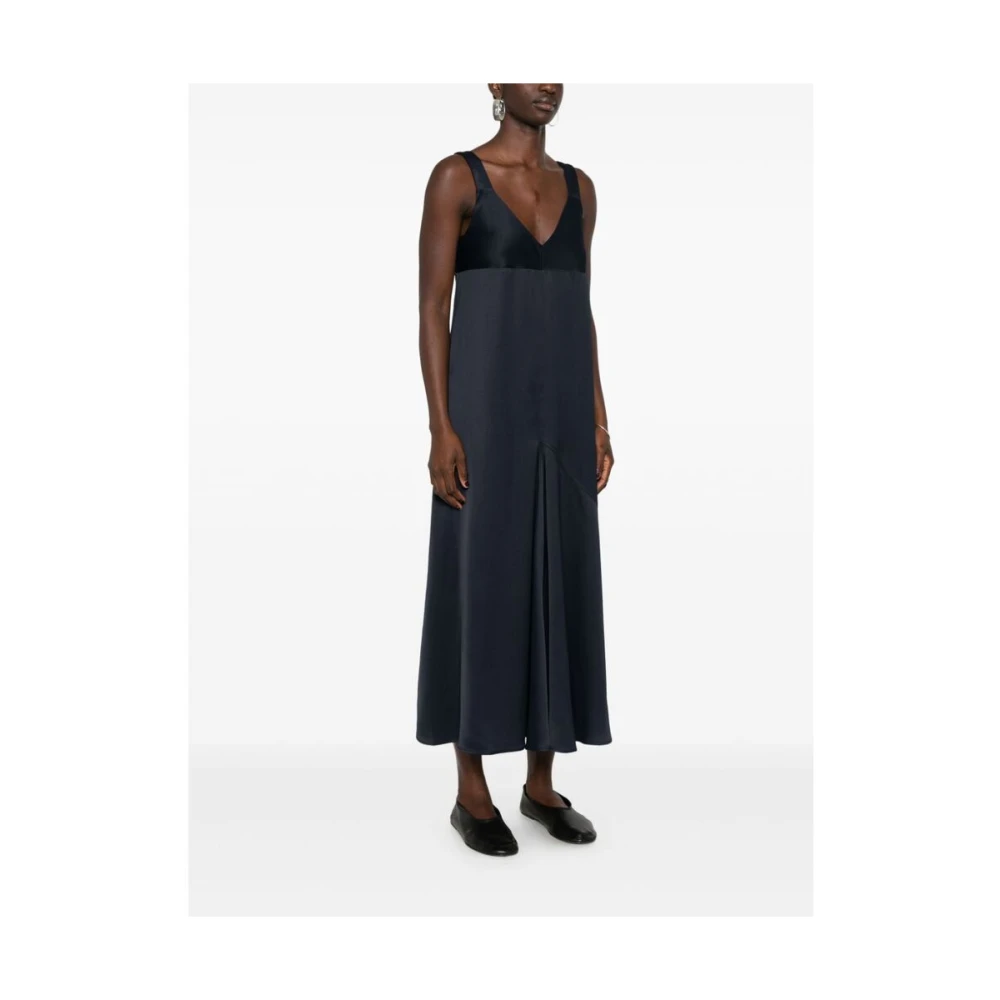 Studio Nicholson Zwarte Satijnen Panel V-Hals Jurk Blue Dames