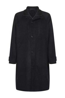 manteau-en-cachemire-bleu-avec-details-de-boutons